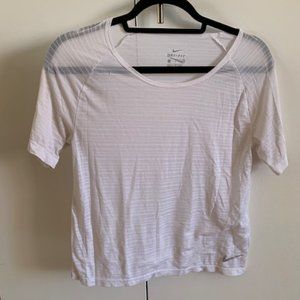 NIKE DRI-FIT SHORT-SLEEVE TOP